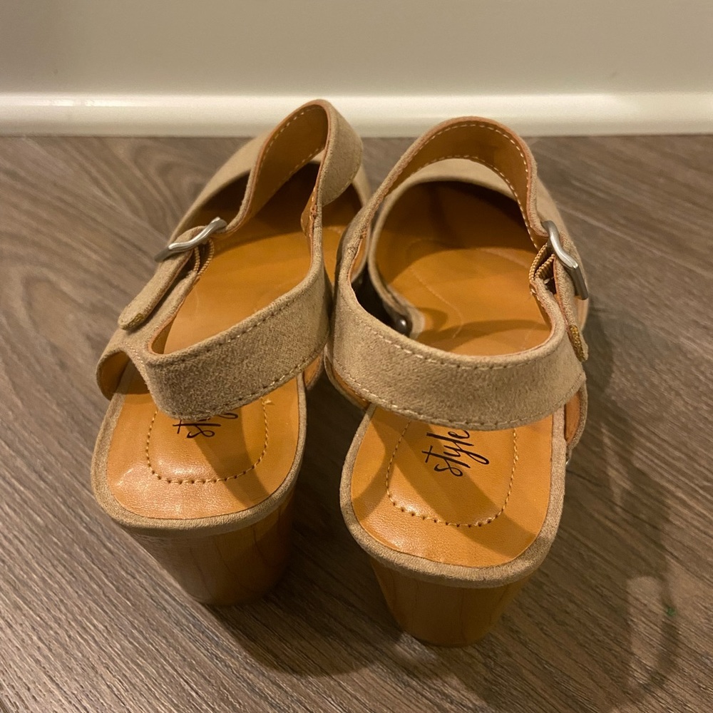 Brand new Style & Company Truvyyf clogs in Taupe